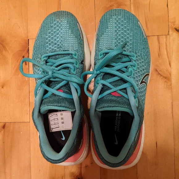 NEW Nike zoom invincible - Picture 3 of 4